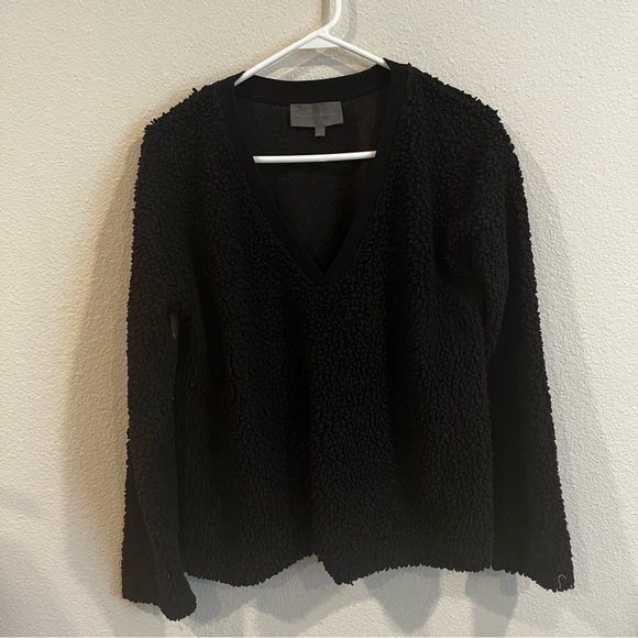 Sunday in Brooklyn size medium black fuzzy knobby v neck long sleeve - Picture 2 of 8